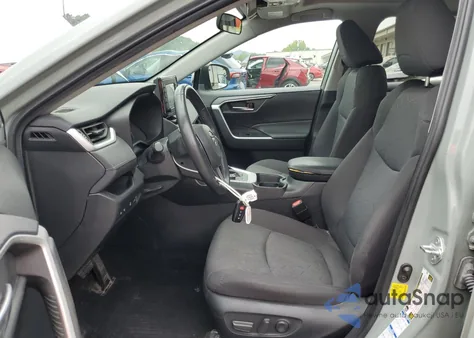 2021 Toyota Rav4 Xle z USA, uszkodzony, nr VIN 4T3RWRFV7MU015917